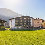 Daire Brixen Alpin Living 8 *